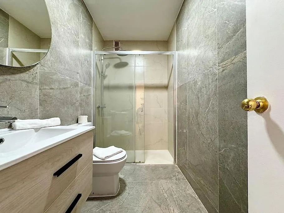 Spacious 3Bd Central Malaga With 2Bh & Ac